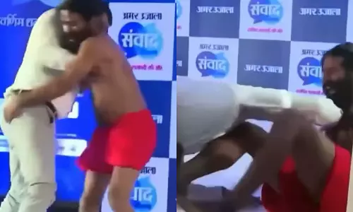 రాందేవ్ బాబాను ఎత్తి కుదేశాడుగా....