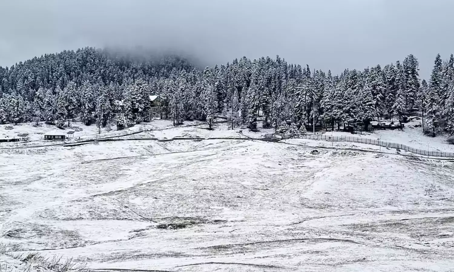 మంచు కురిసే వేళలో మల్లె విరిసే దెందుకో... కశ్మీర్ వీడియో వైరల్!