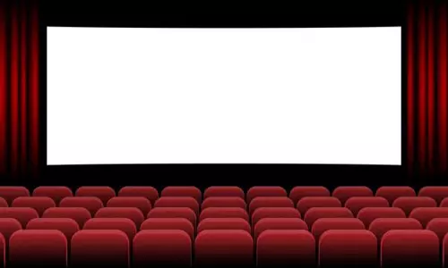 సంక్రాంతి రేస్‌..వాటికి థియేట‌ర్లు క‌ష్ట‌మేనా?