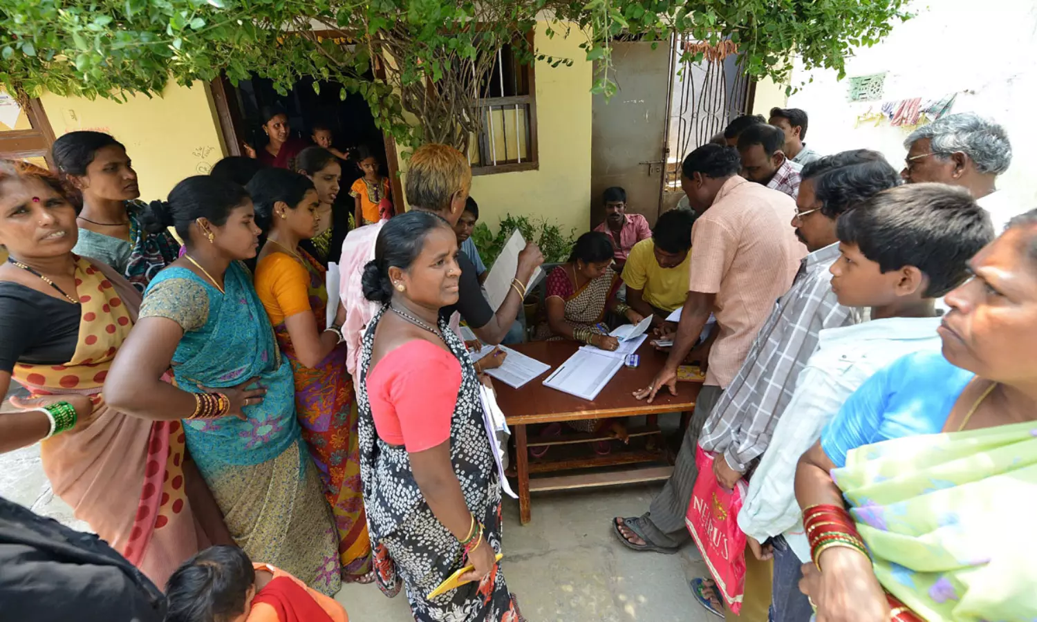 ఏపీలో కొత్త సర్వే...పథకాలతో పాటు ప్రయోజనాలు