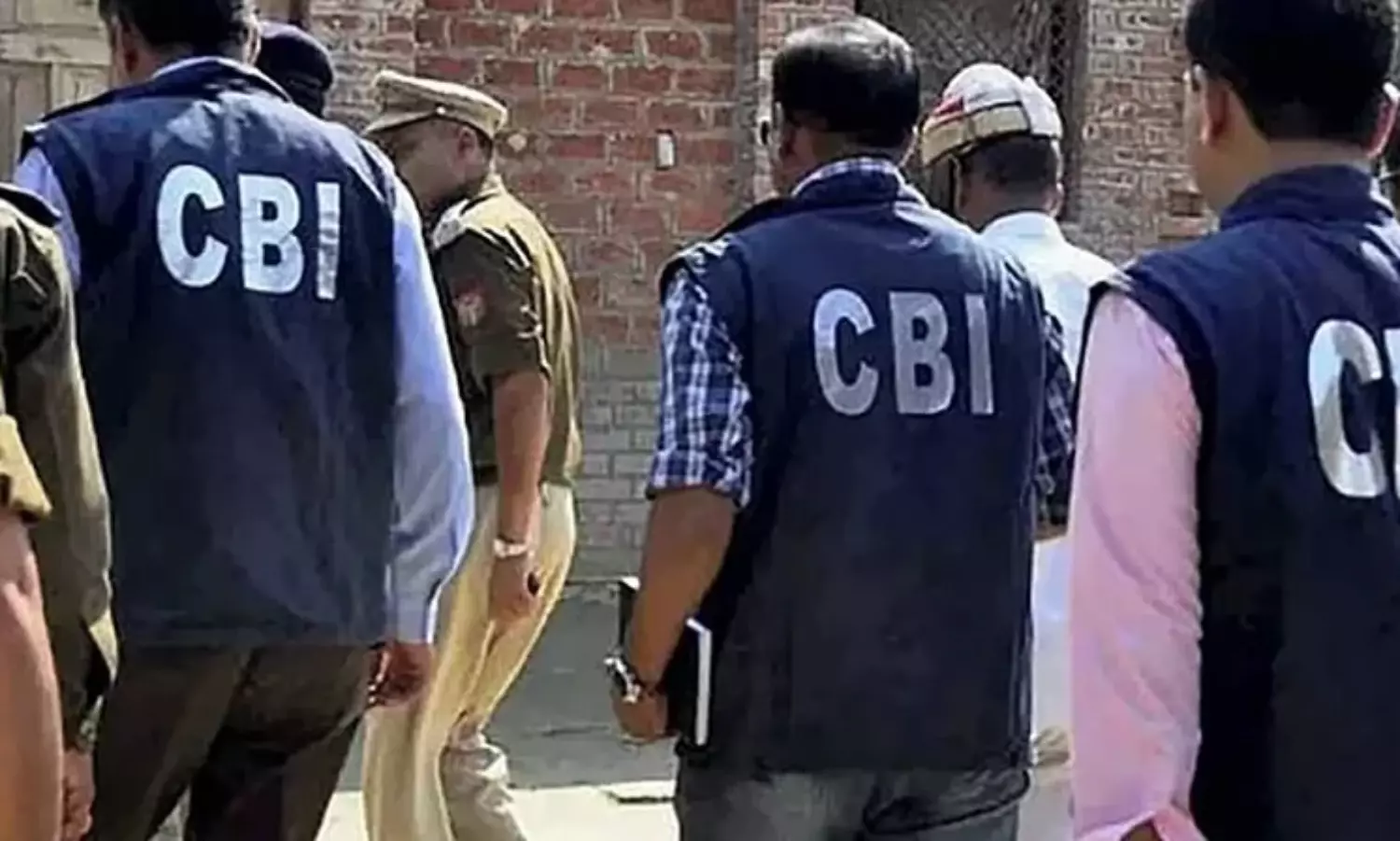 ఇంత కక్కుర్తా? కీలక బాధ్యత అప్పజెబితే రూ.2 కోట్లు కొట్టేసుడా?