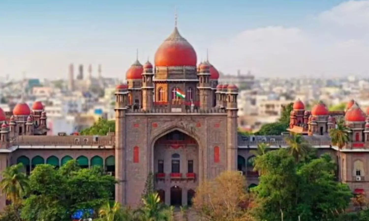 హైద‌రాబాద్‌ విష‌యంలో జోక్యం చేసుకునేది లేదు: హైకోర్టు