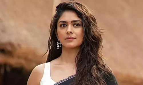 బన్నీ - అట్లీ.. ఏంటీ మృణాల్ రోల్ అలా ఉండబోతుందా?