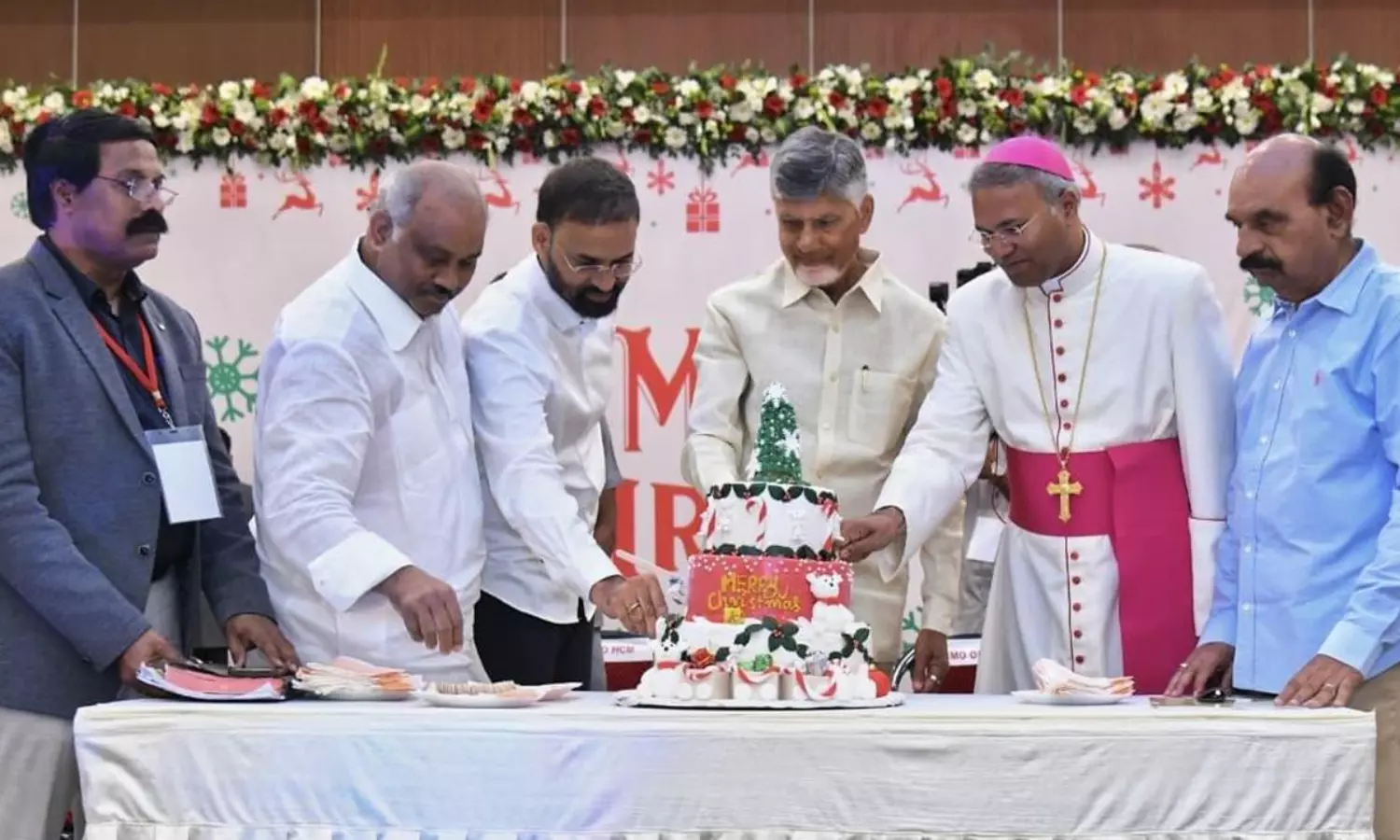 పాస్టర్లకు ఏపీ ప్రభుత్వం గుడ్ న్యూస్... క్రిస్మస్ కానుక విడుదల!