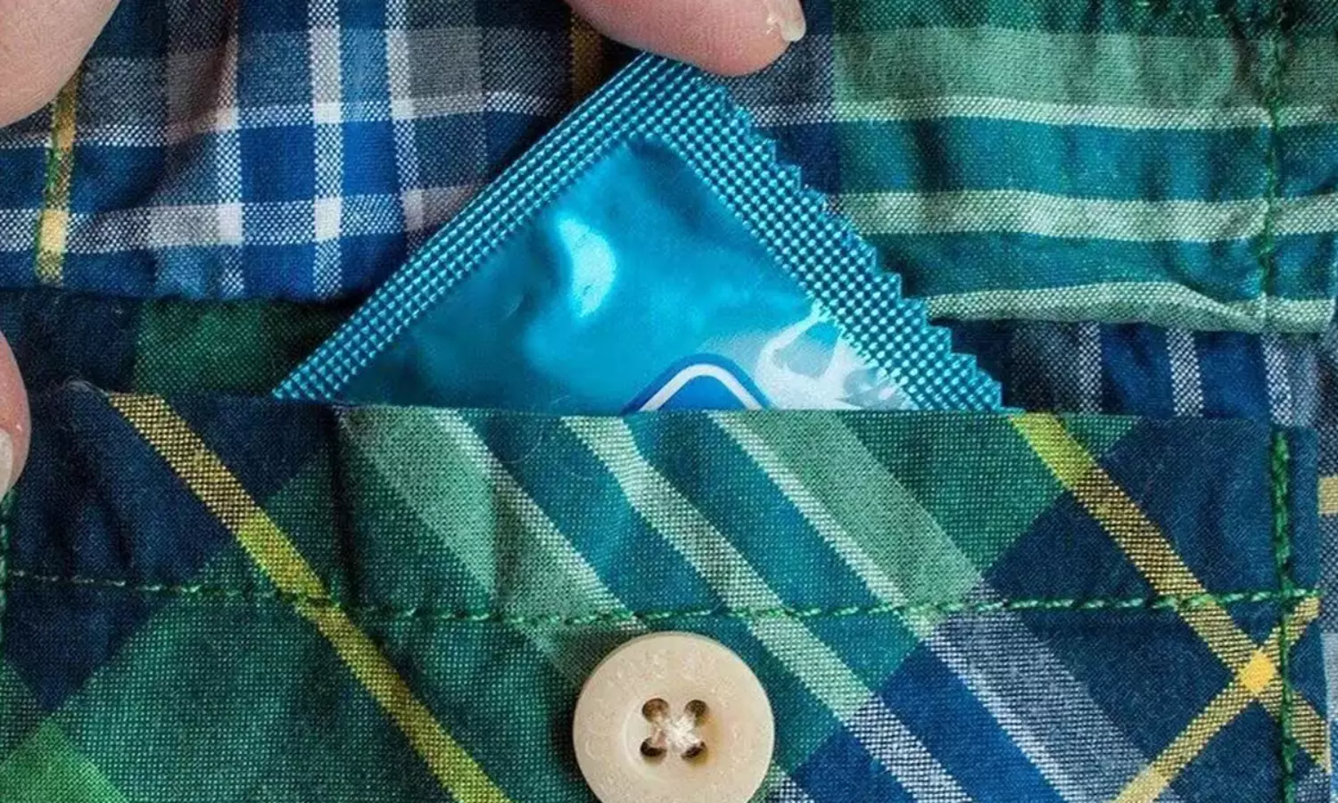 ఏడాదిలో రూ.లక్ష కండోమ్స్.. వీడు మగడ్రా బుజ్జి!