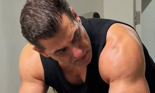 60 ఏజ్‌లో ఆ బాడీ బిల్డింగ్ ఏంటి మ‌చ్చా?