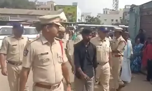 గర్బిణిపై దాడి.. పోలీసు మార్కు ట్రీట్మెంట్..