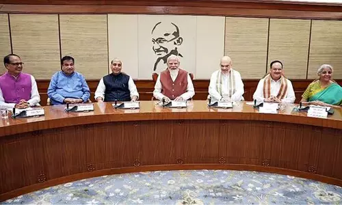 మోడీ కేబినెట్ లో భారీ కుదుపులు....ముహూర్తం అపుడేనట !