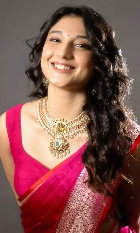Ritika Nayaks Magenta Saree Look You Need to See