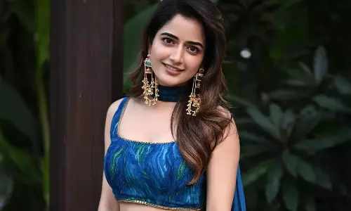 కాటుక కళ్ళతో మాయ చేస్తున్న ఆషికా రంగనాథ్.. కాటుక కళ్ళతో మాయ చేస్తున్న ఆషికా రంగనాథ్..