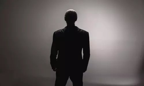 పీఏ గారి ఎమ్మెల్యే.. ఎన్ఆర్ఐ నేతకు చుక్కలు చూపిస్తున్న ఆఫీసు టీం?