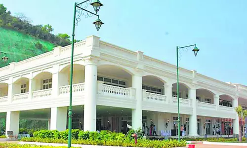 రుషికొండ ప్యాలెస్ కి  మాల్దీవుల తరహా కొత్త హంగులు