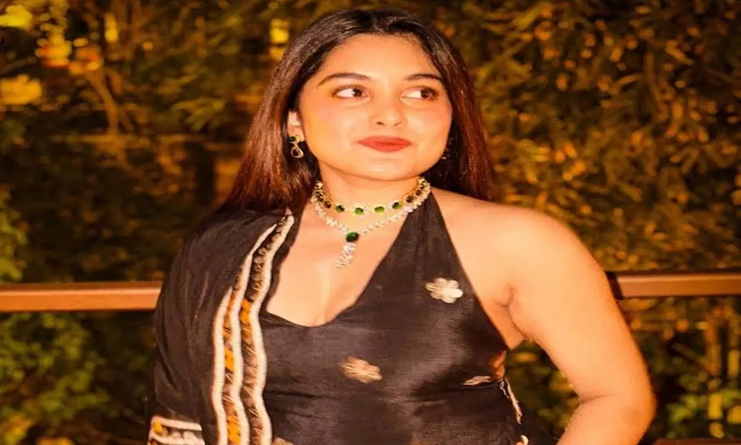 పిక్ ఆఫ్ ది డే: అందరి కళ్ళు ఆమెపైనే!