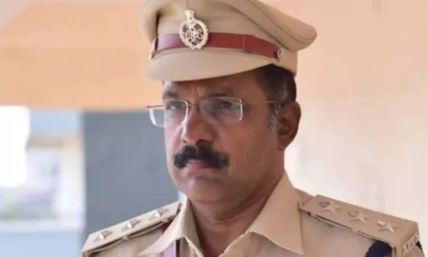 భీమవరం డీఎస్పీపై బదిలీ  వేటు.. పవర్ పని చేసిందా..!