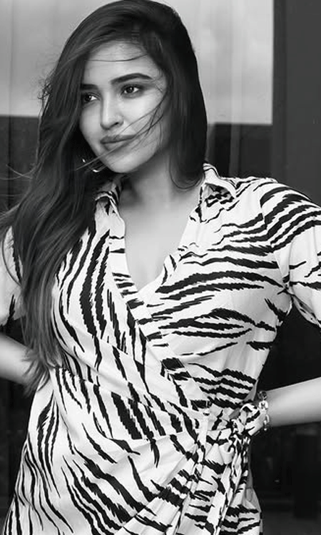 Pujita Ponnada Channels 90s Glam in Stunning Urban Photoshoot
