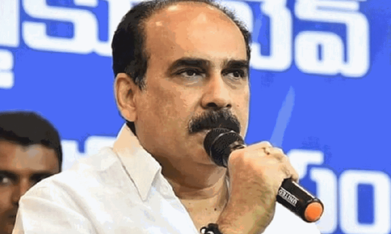 బాలినేని వైసీపీ మధ్య ...అక్కడే బిగ్ ట్విస్ట్