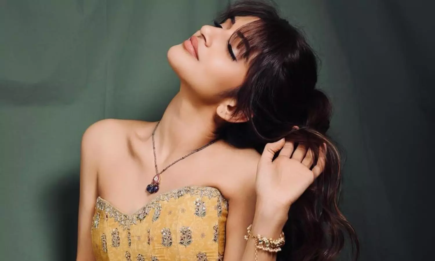 క్యూట్ లుక్స్ తో కట్టిపడేస్తున్న శ్రీ లీల!