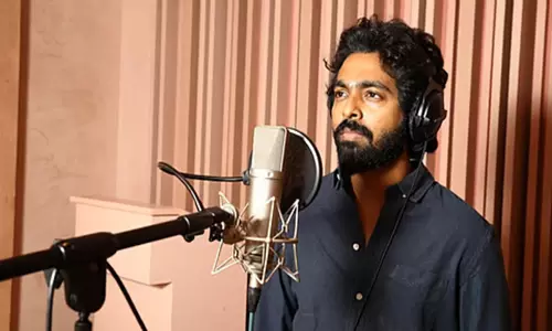 మోస‌పోయిన సంగీత ద‌ర్శ‌కుడు.. త‌ల్లి అంత్య‌క్రియ‌లు అంటూ!