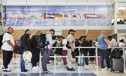 అమెరికాలో లోపల కూడా ఇమిగ్రేషన్ తనిఖీలు.. ప్రయాణికులకు హైఅలెర్ట్