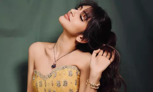 క్యూట్ లుక్స్ తో కట్టిపడేస్తున్న శ్రీ లీల!