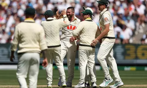 ఆసీస్ కు ఇంగ్లండ్ బాక్సింగ్ డే కిక్.. 15 ఏళ్ల త‌ర్వాత టెస్టు గెలుపు