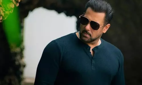 బ్యాచిలర్ సూపర్ స్టార్ కి 60 ఏళ్లు..