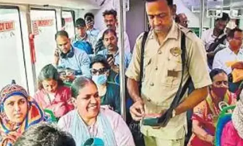 ఉచిత బస్సుని మోస్తున్న కూటమి...వారు హ్యాపీనా !