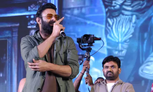 నేనైతే మారుతి రైటింగ్ కి ఫ్యాన్ అయిపోయాను!- ప్ర‌భాస్