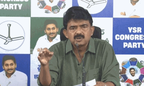 జగన్  ఫ్లెక్సీలకు రక్తాభిషేకం... మధ్యలోకి పవన్  ని లాగిన పేర్ని నాని!