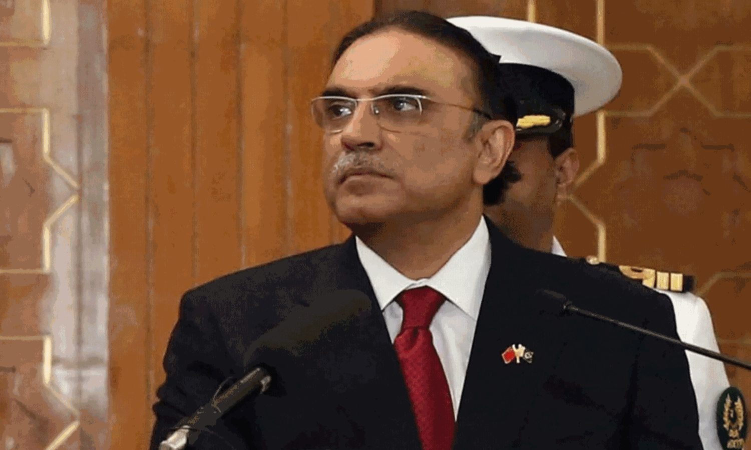 పాక్ అధ్యక్షుడికి బంకర్ చూపించిన సింధూర్