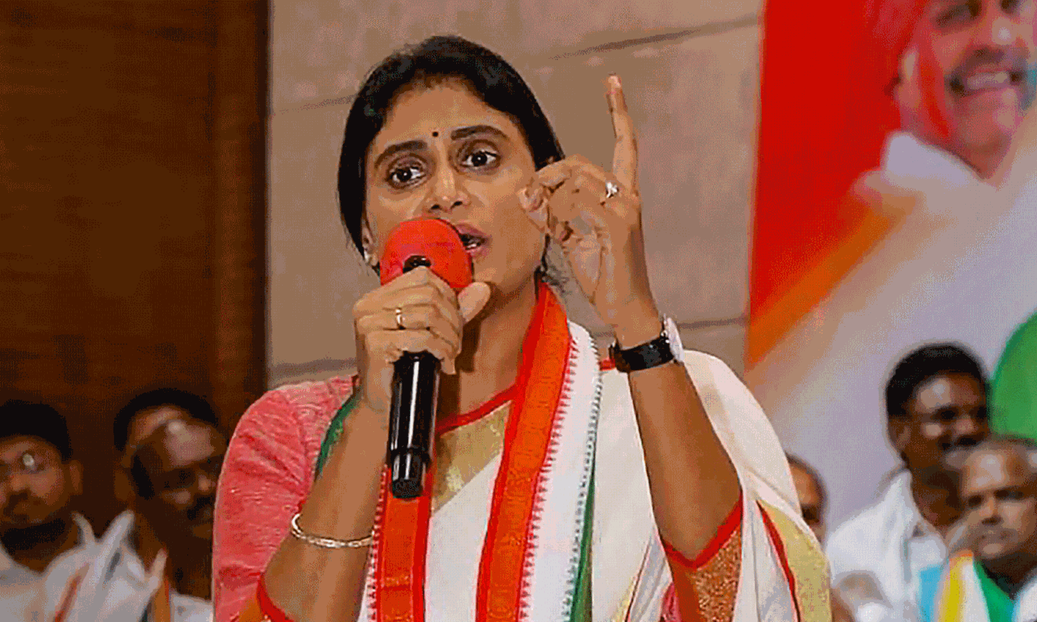 షర్మిల రాయలసీమ రాష్ట్ర సమితి ఏర్పాటు చేయబోతోందా ? షర్మిల రాయలసీమ రాష్ట్ర సమితి ఏర్పాటు చేయబోతోందా ?