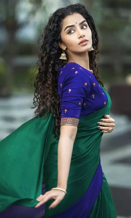 Anupama Parameswaran Shines In Green Saree