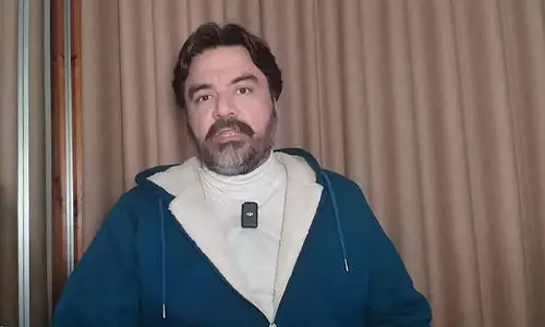 ఉగ్రవాదిగా పాక్  మాజీ ఆర్మీ అధికారి.. సర్కార్  పై స్ట్రాంగ్  వ్యాఖ్యలు!