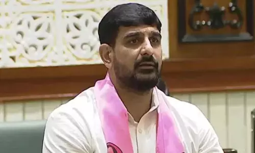 అసెంబ్లీలో బాంబుల కలకలం: కౌశిక్ రెడ్డి సంచలన ఆరోపణలు