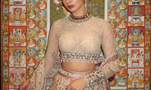 Khushi Kapoor Shares Elegant Moments