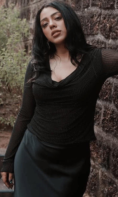 Deviyani Sharma�s black-themed look catches attention