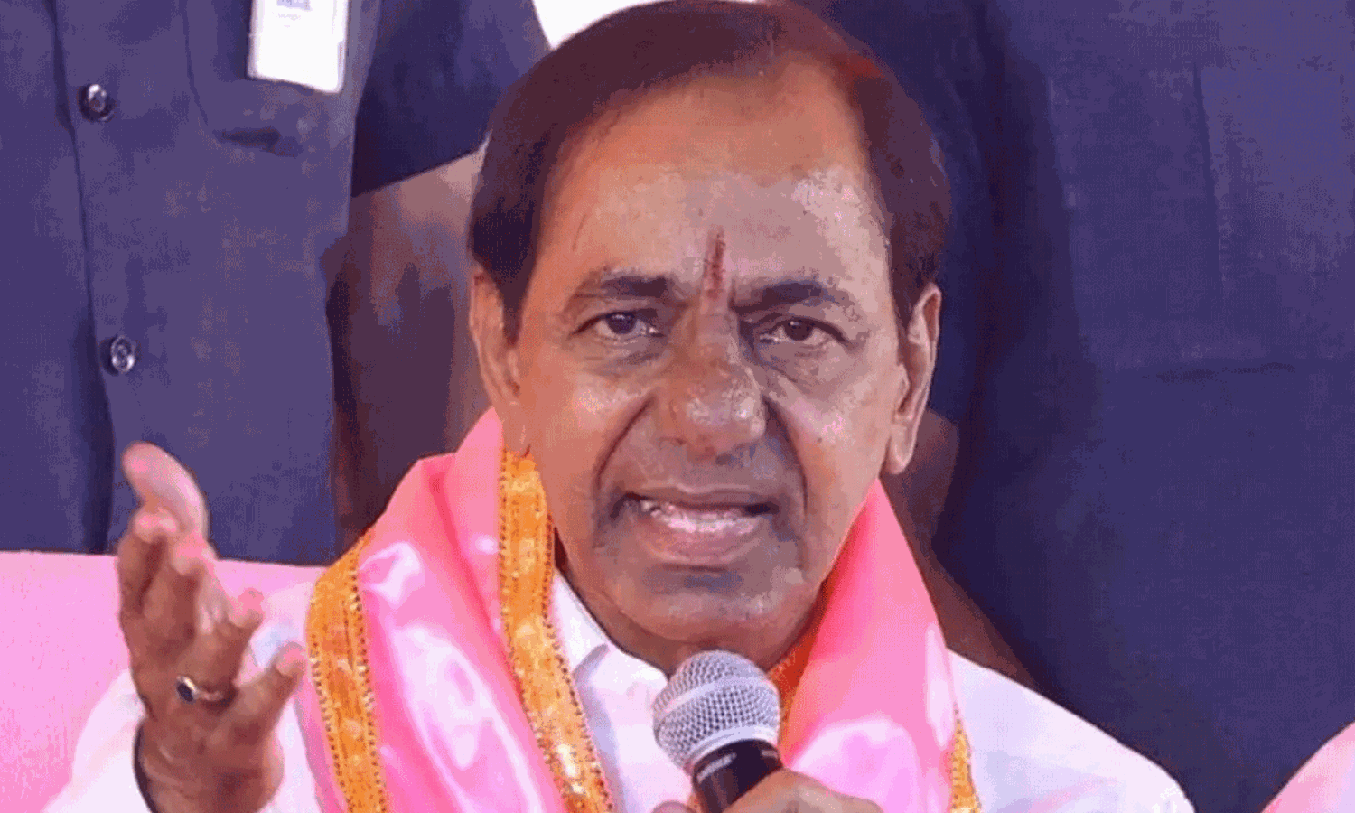 తోలు తీసే టైం ఇంకా రాలేదా? కేసీఆర్ యాక్టివ్ పాలిటిక్స్ పై ఇంట్రస్టింగ్ డిబేట్ తోలు తీసే టైం ఇంకా రాలేదా? కేసీఆర్ యాక్టివ్ పాలిటిక్స్ పై ఇంట్రస్టింగ్ డిబేట్