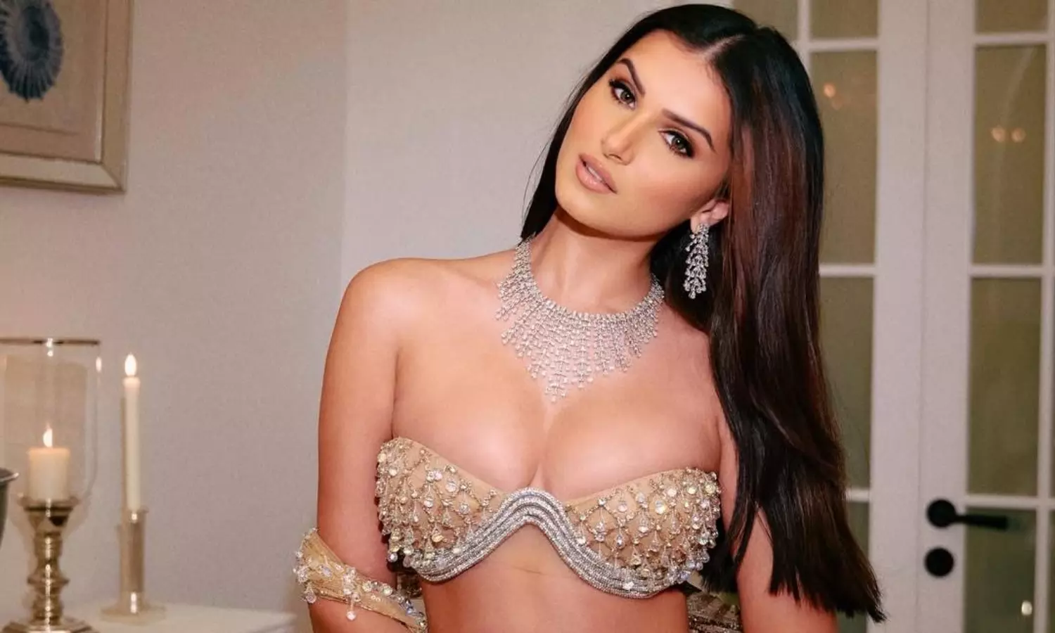 బుగ్గ‌పై ముద్దు తెలివిగా ఎడిట్ చేసారు: తారా సుతారియా