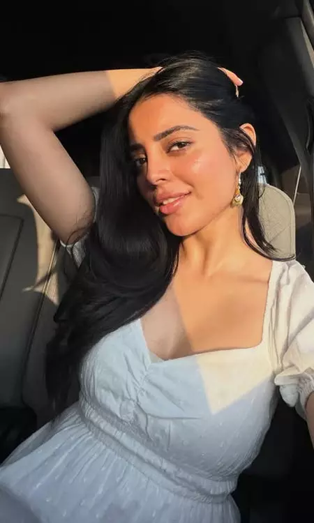 Kushita Kallapus Dubai Photos Is Just Awesome