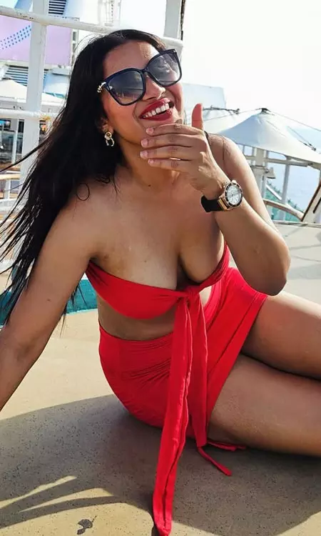 Inaya Sultana Colorful Vacation Outfits 2025