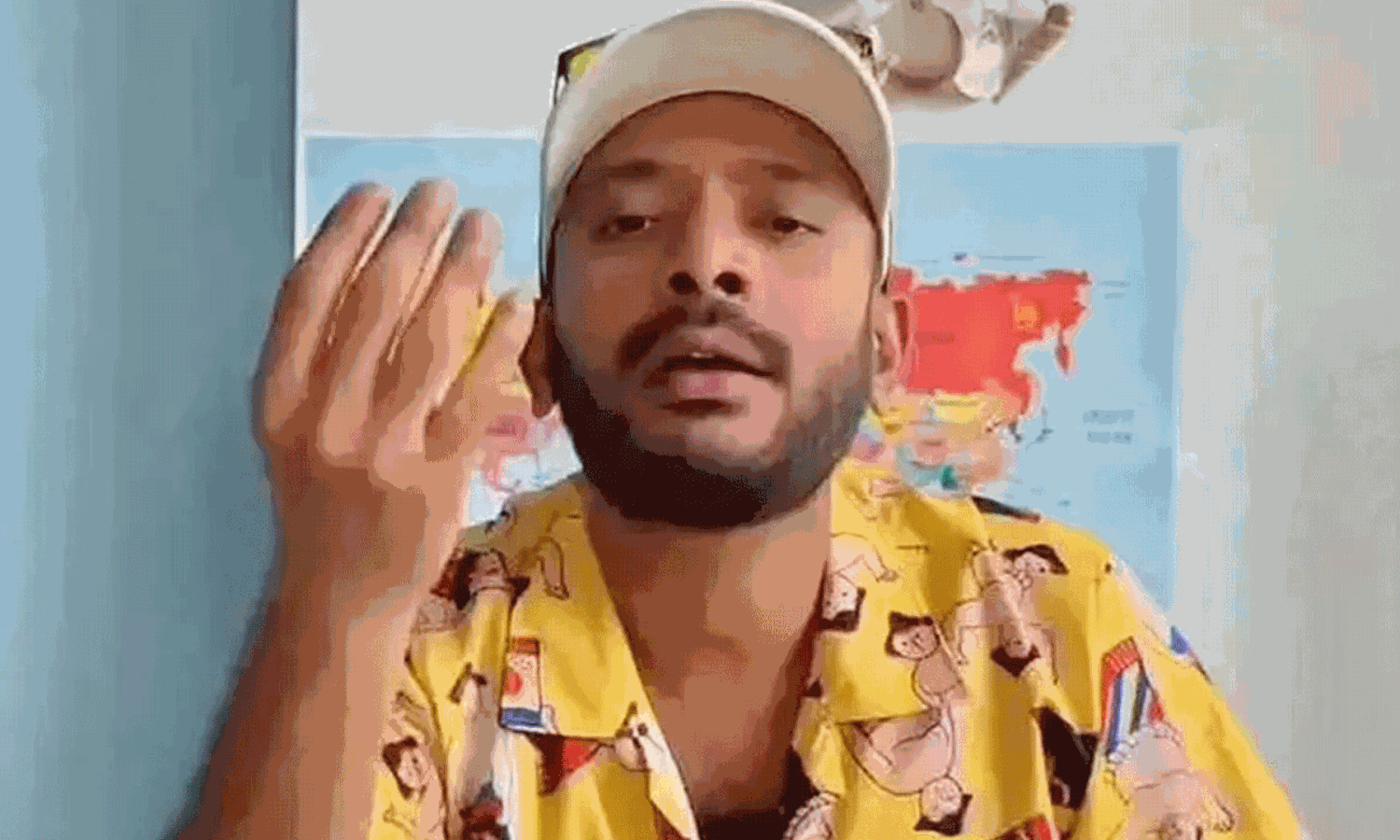 నోటి దూల‌: అన్వేష్‌పై రెండు రాష్ట్రాల్లో కేసులు