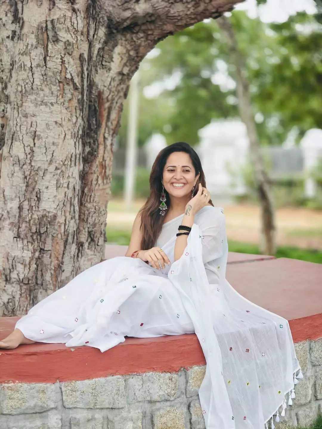Anasuya Bharadwaj Welcomes 2026 With Her Husband in Pool