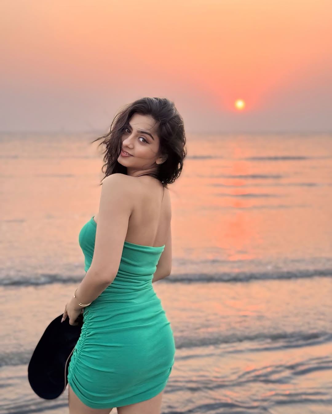 One look and you pause at Garvita Sadhwani One look and you pause at Garvita Sadhwani