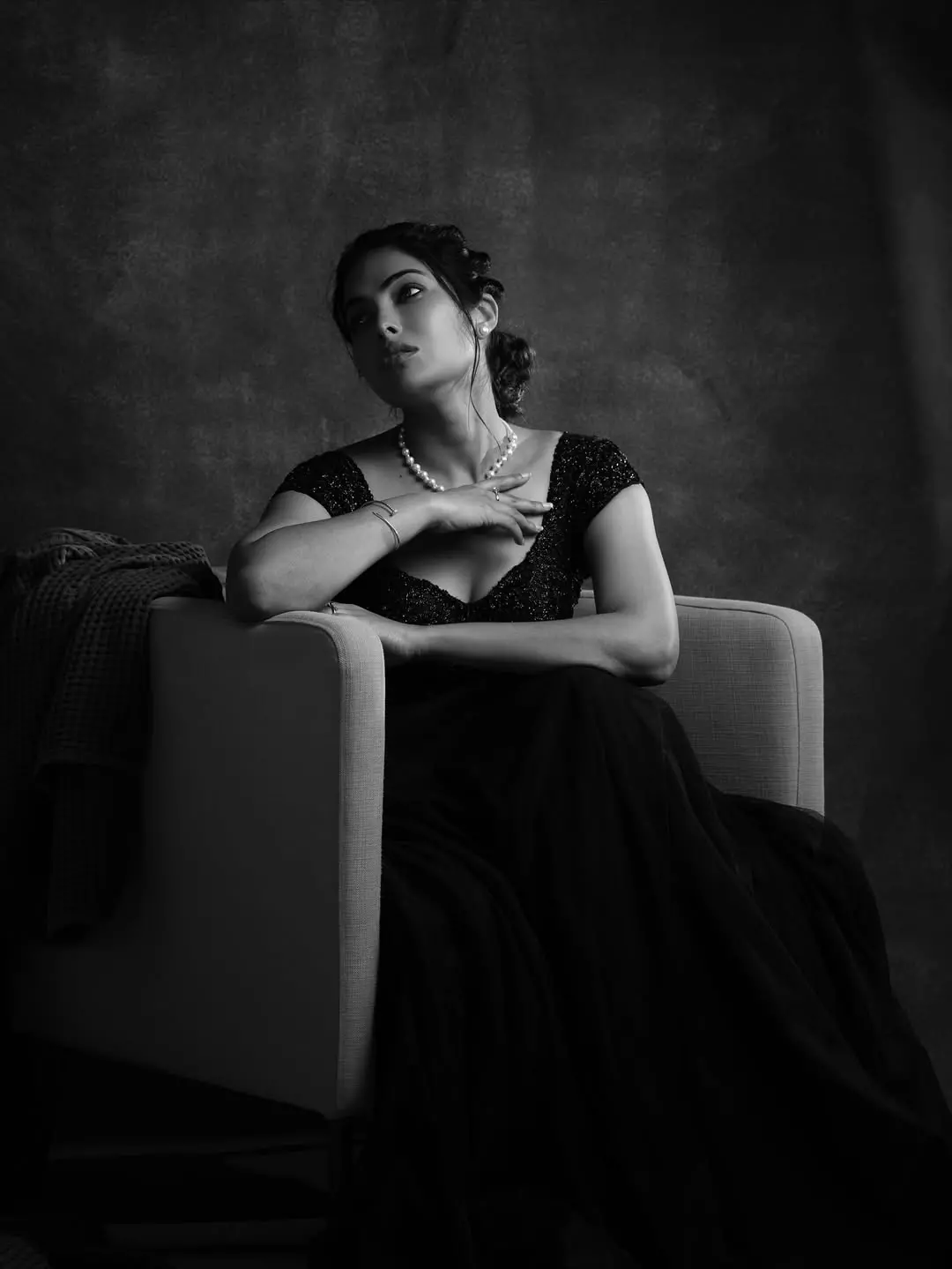 Divi Welcomes the Year with Poise and Positivity