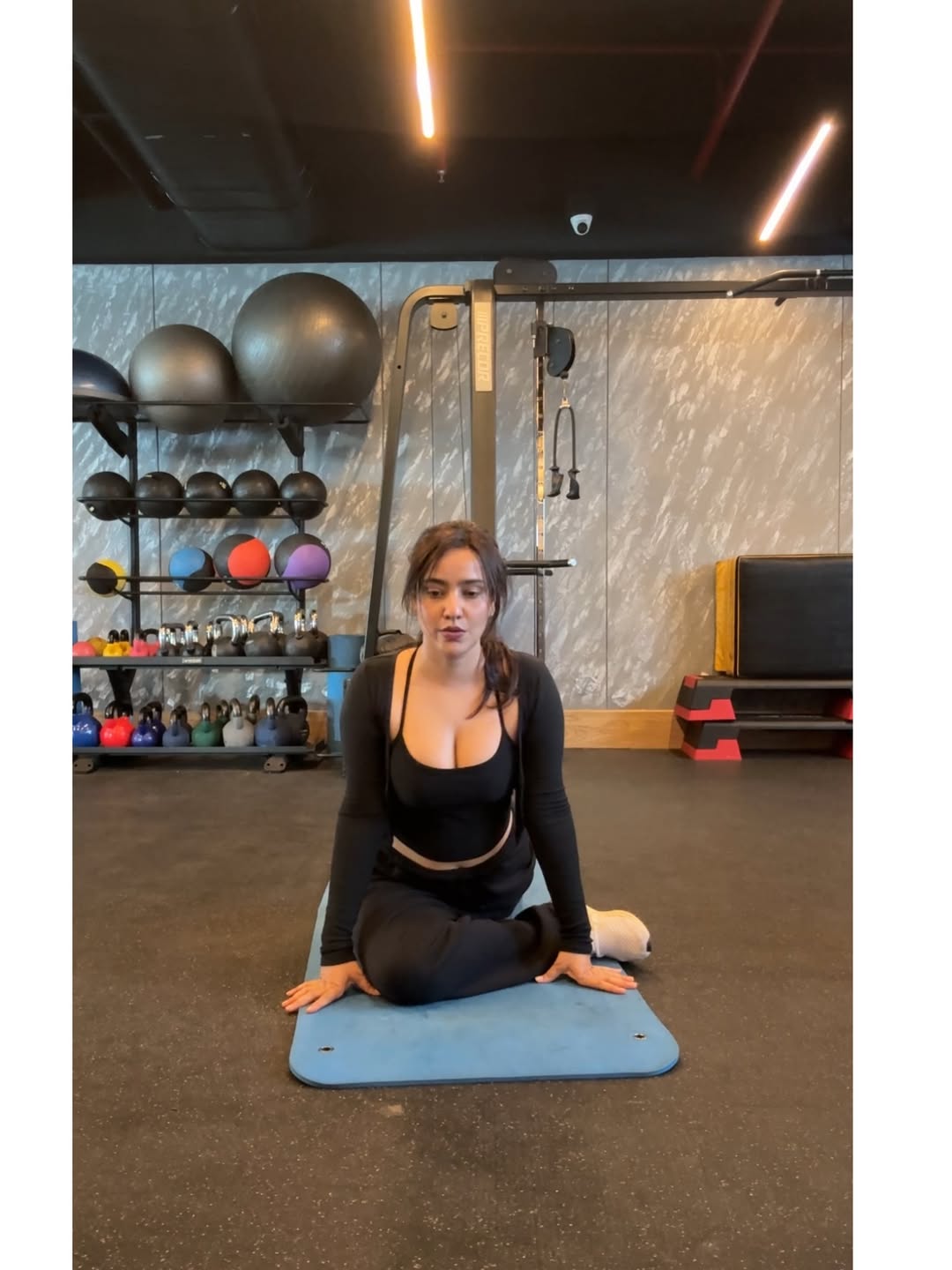 Neha Sharma welcomes 2026 with fitness and mindfulness