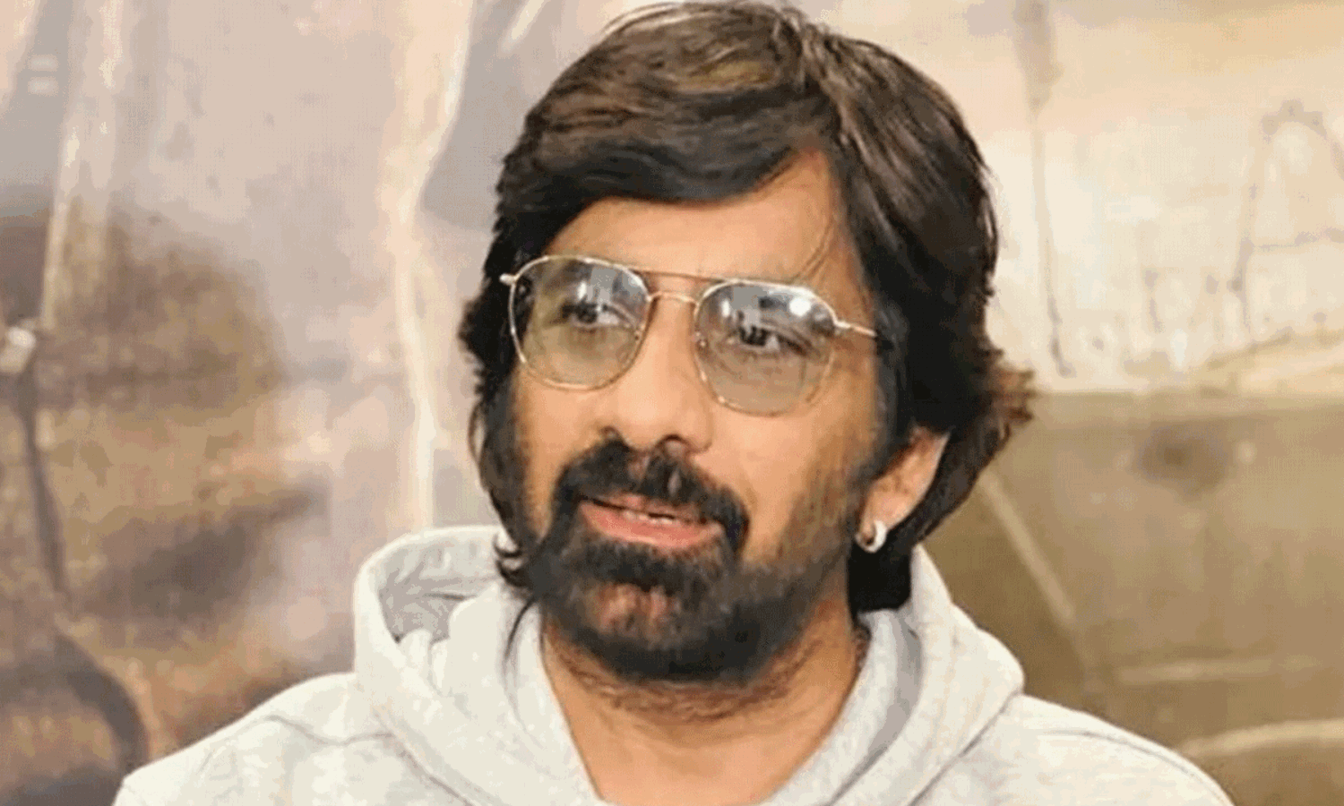 రవితేజ ఫస్ట్ టైం అలాంటి అటెంప్ట్..?