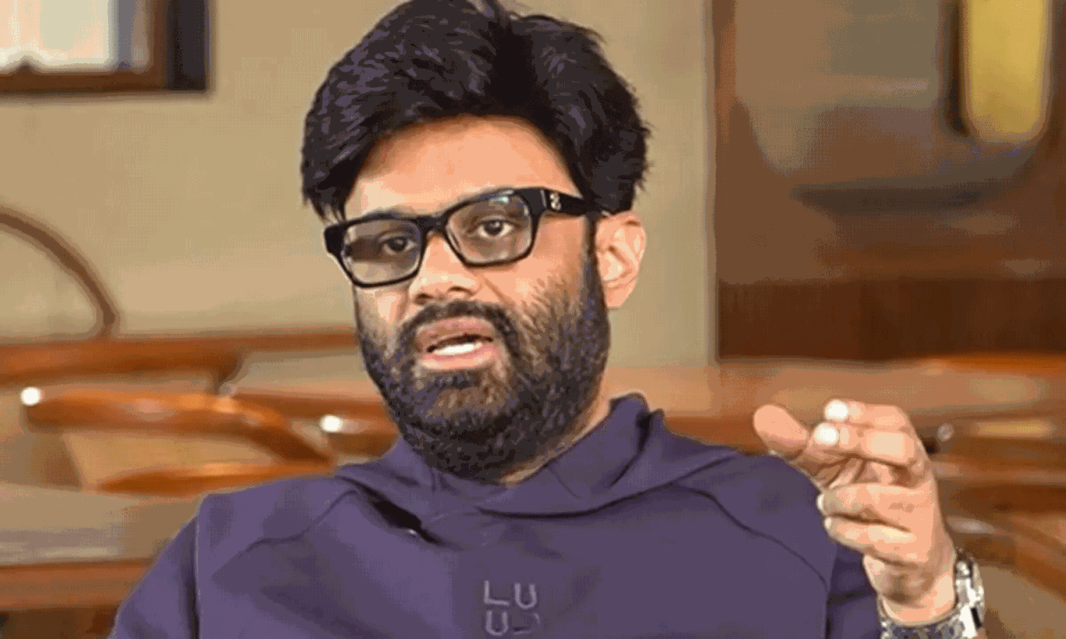 జాగ్ర‌త్త ప‌డుతున్న వంశీ