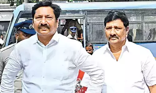 నకిలీ మద్యం కేసులో జోగి బ్రదర్ పై చార్జిషీట్?