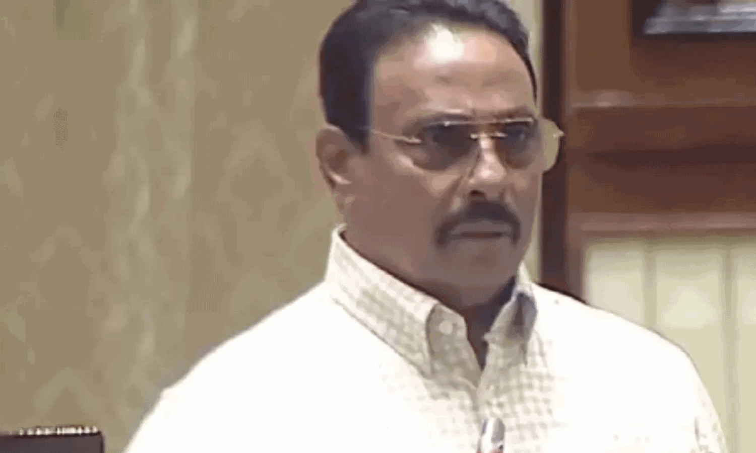 దానం నాగేందర్ కాంగ్రెస్ నేతా? బీఆర్ఎస్ నేతా?