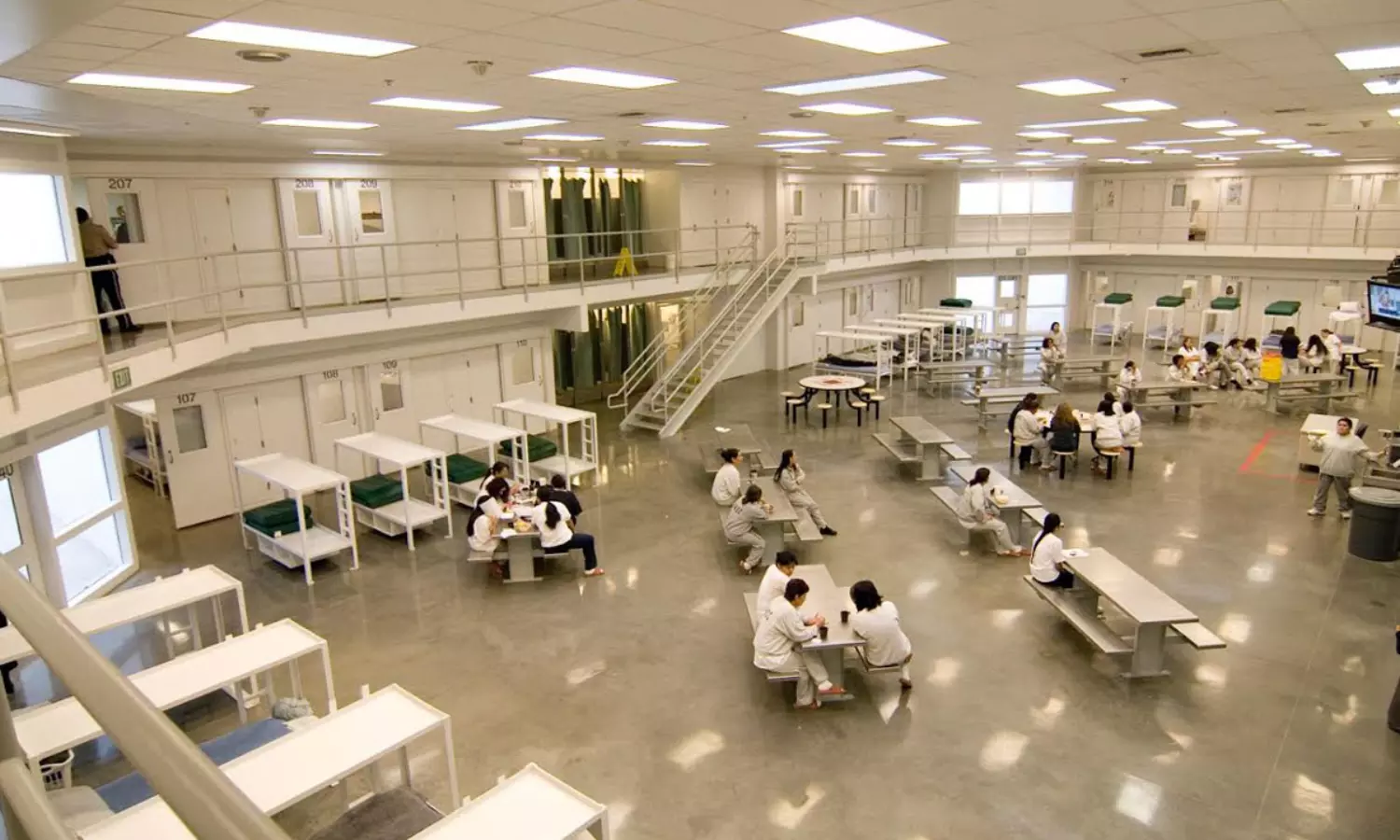 రీ-మైగ్రేషన్.. లక్షలాది మంది వలసదారుల గుండెల్లో రైళ్లు పరిగెత్తిస్తున్న ఒక హెచ్చరిక